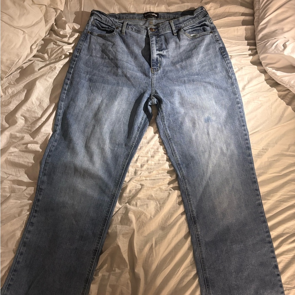 Classic Blue Straight Leg Jeans with Gradient Wash